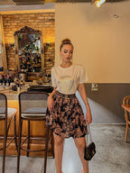 V T-shirt and skirt set