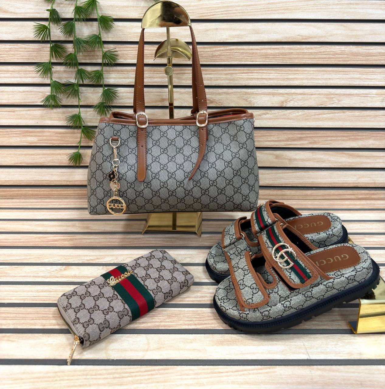 New G sandal set