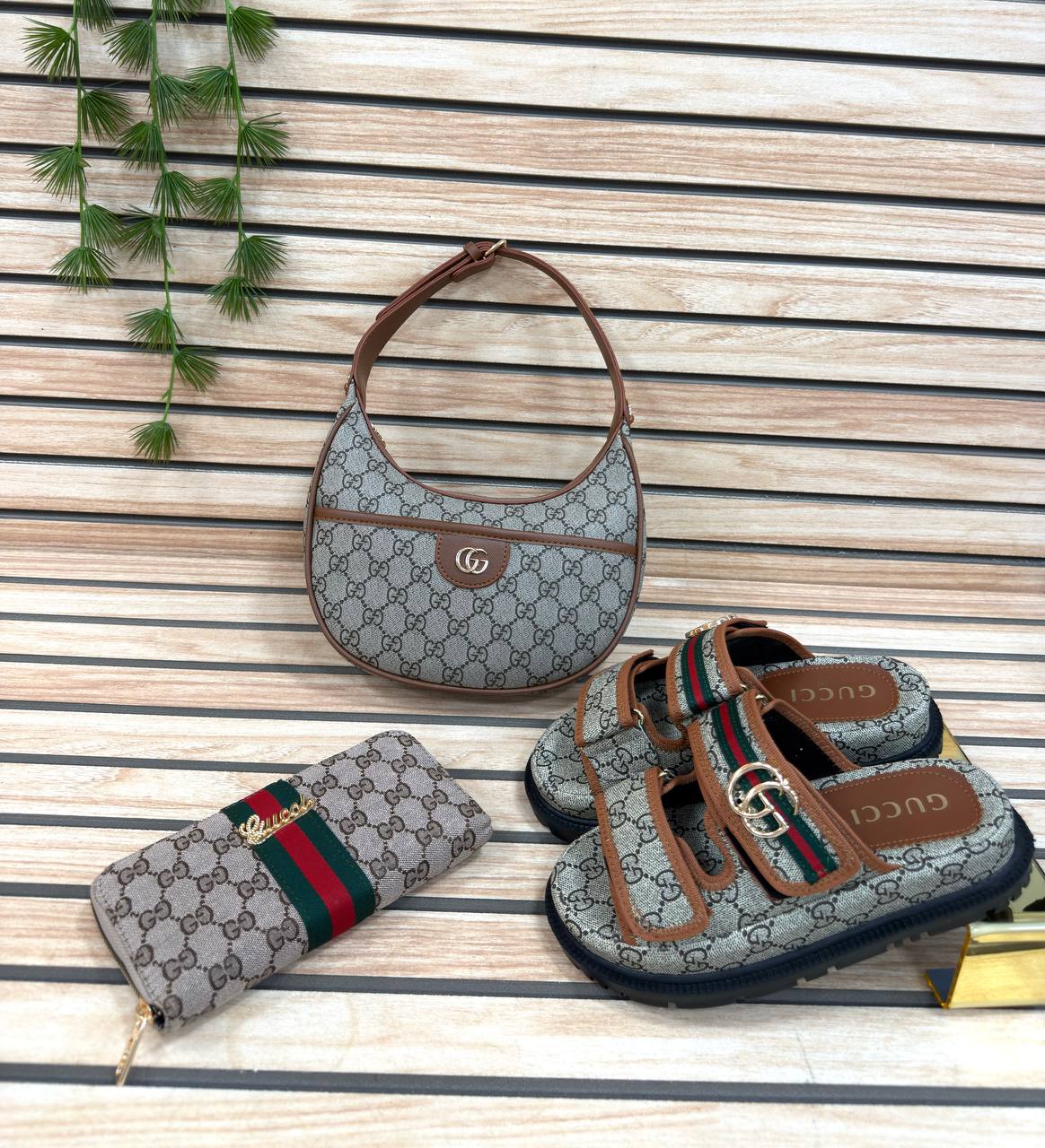 New G sandal set