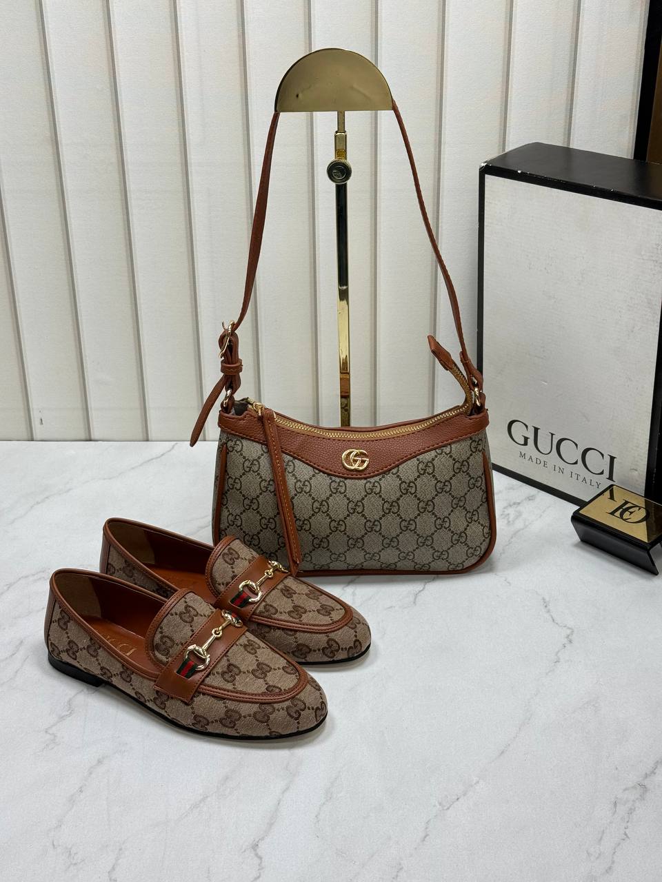 Women's casual shoe and bag set