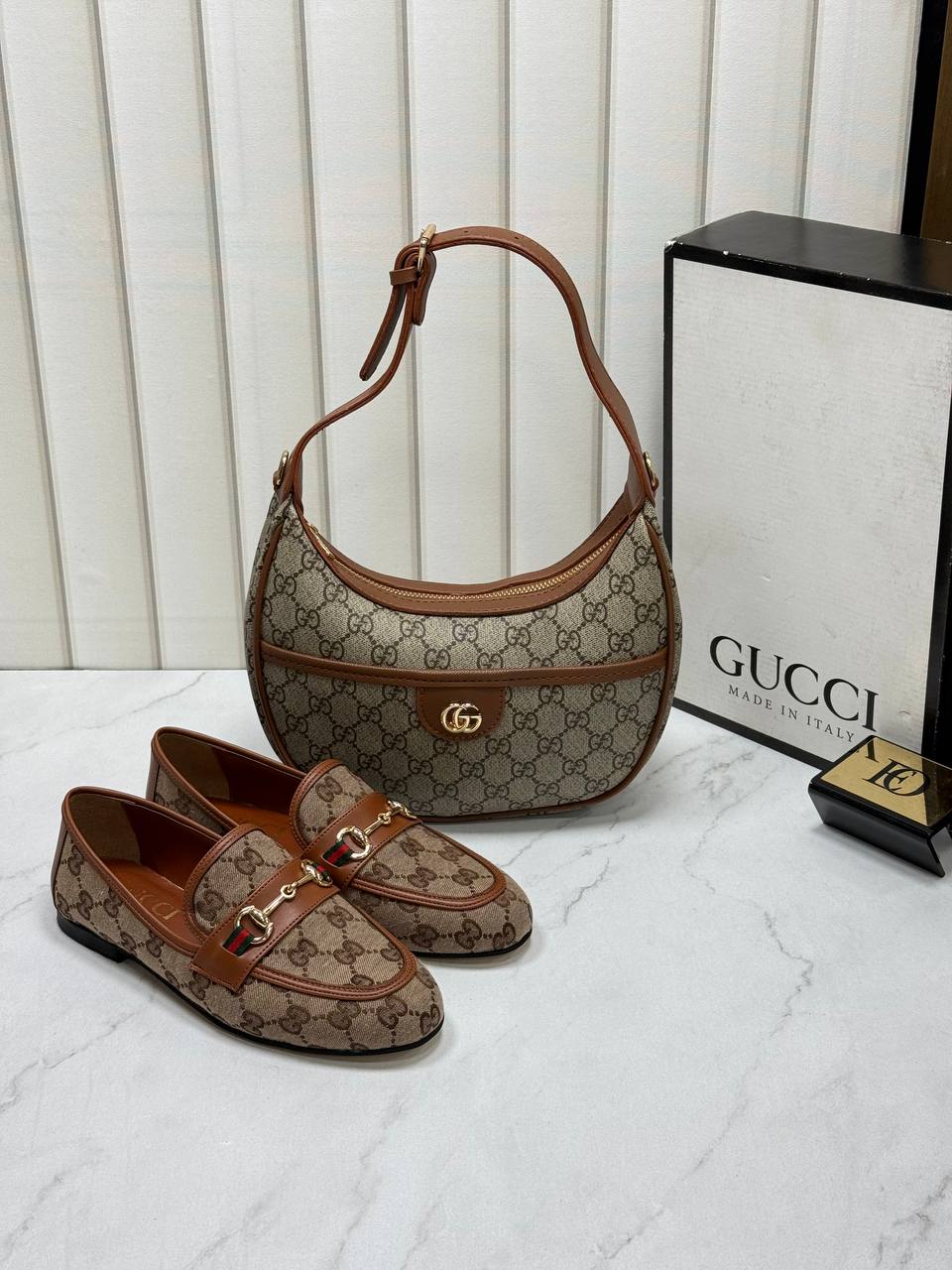 Women's casual shoe and bag set