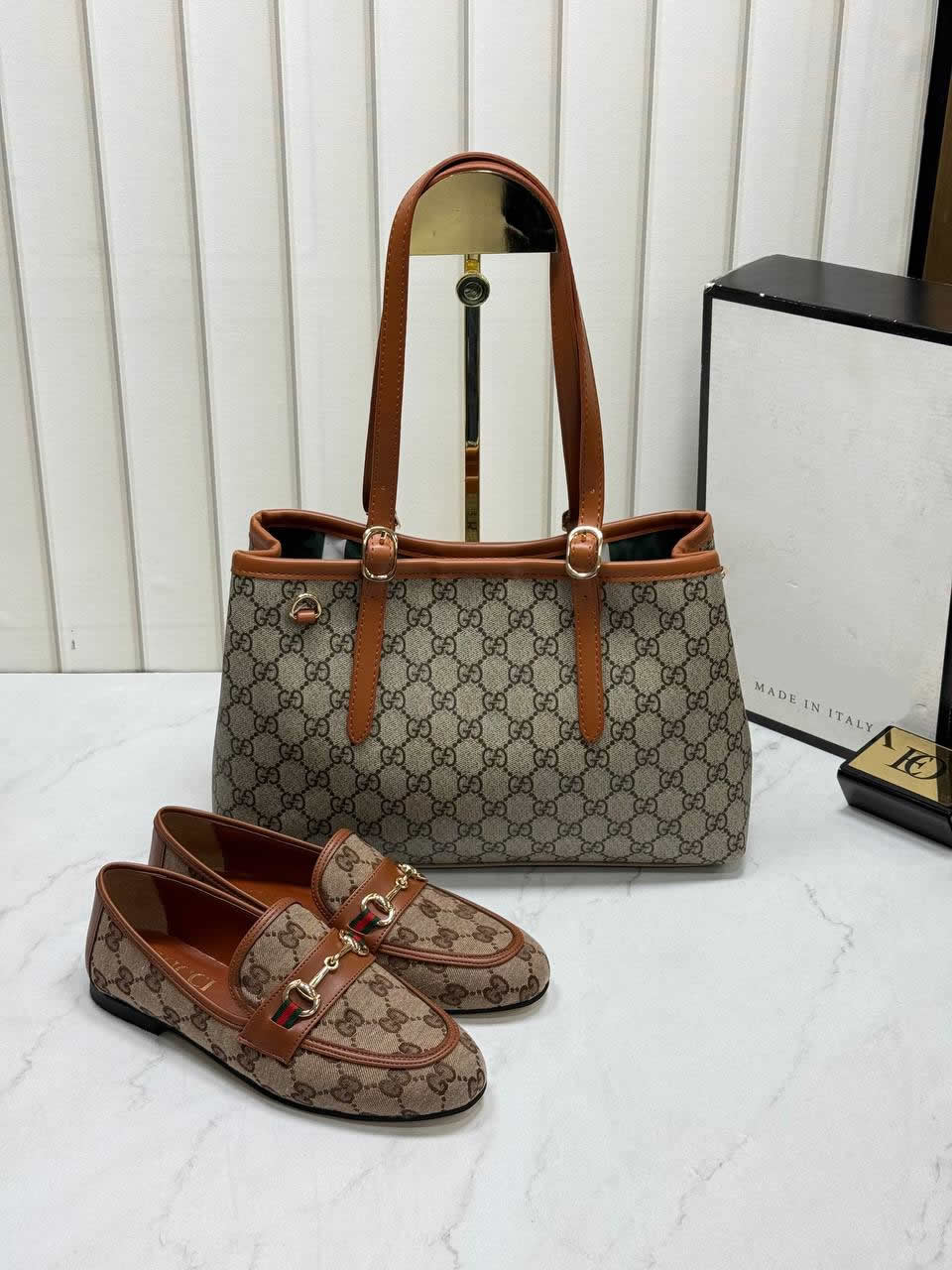 Women's casual shoe and bag set