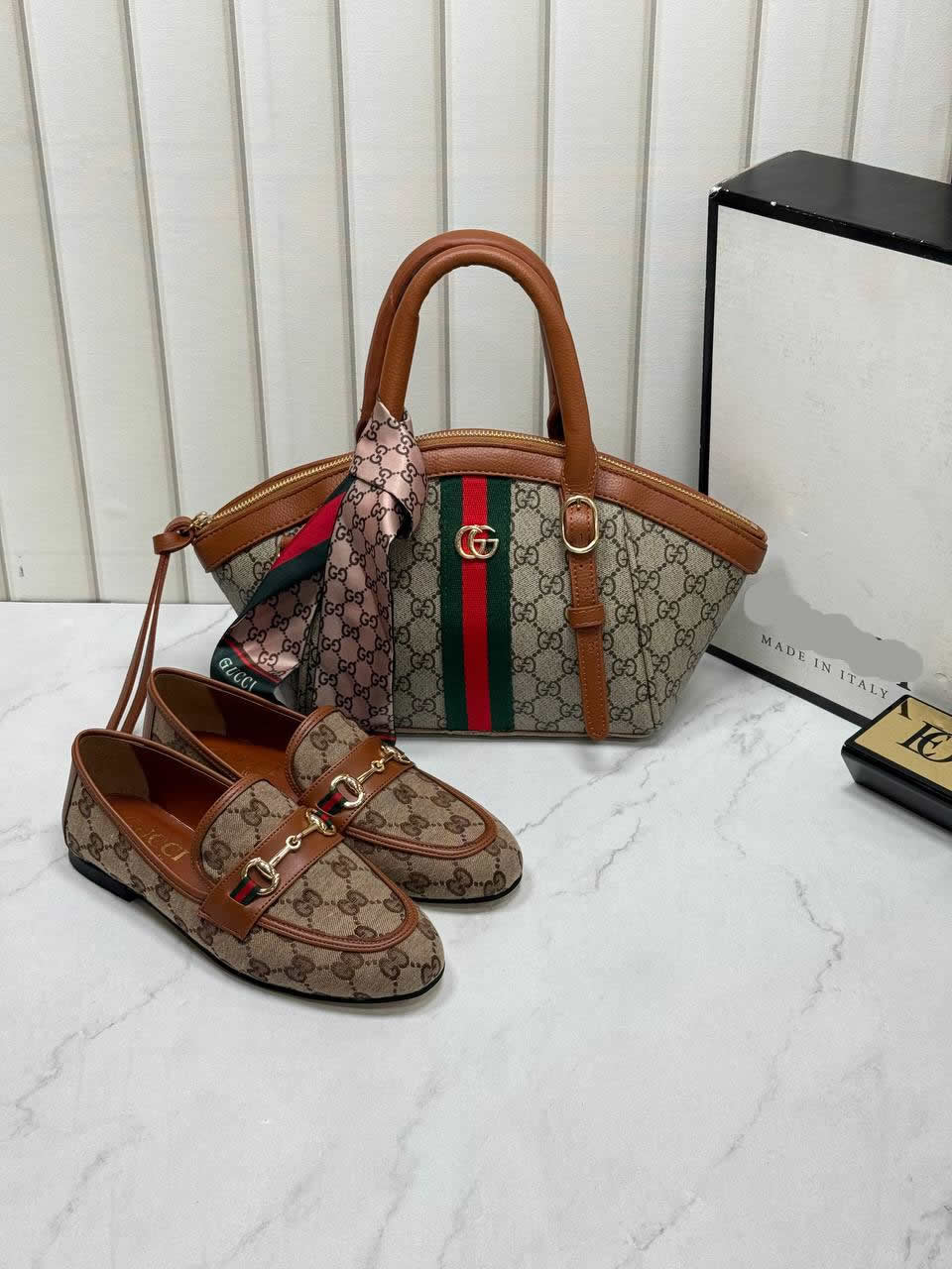 Women's casual shoe and bag set