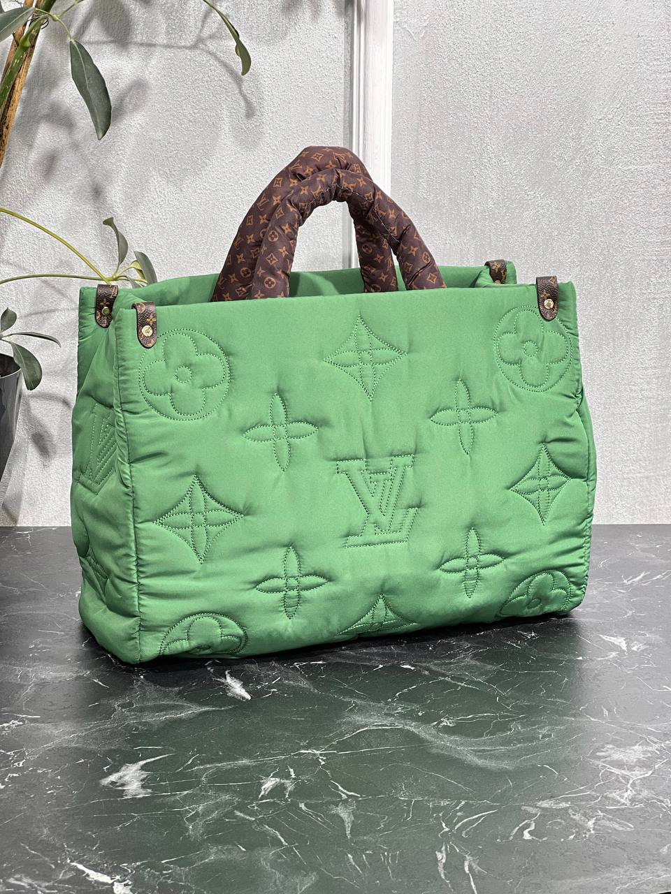 l.v puf bag