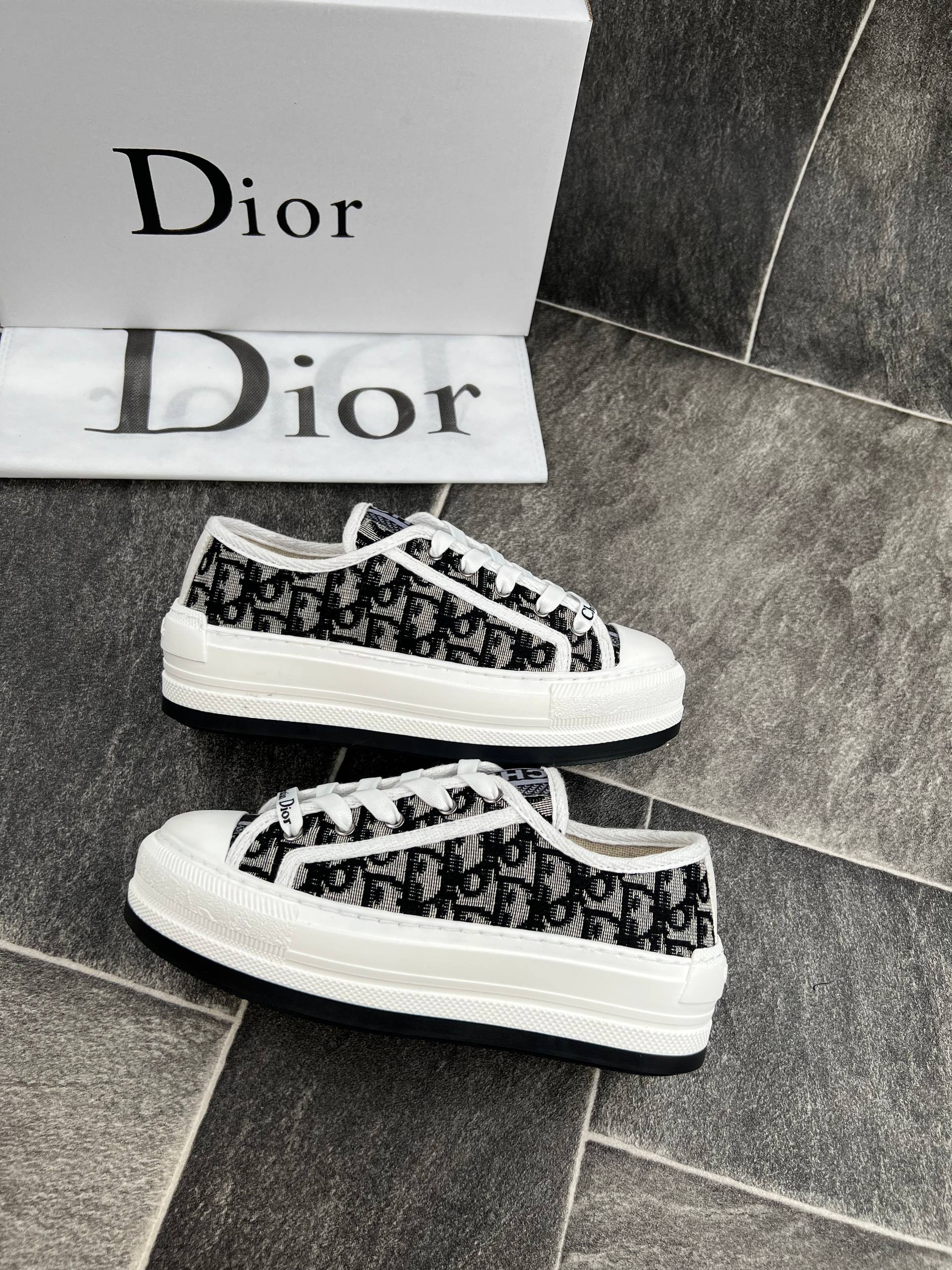 NEW SEASON SHOES