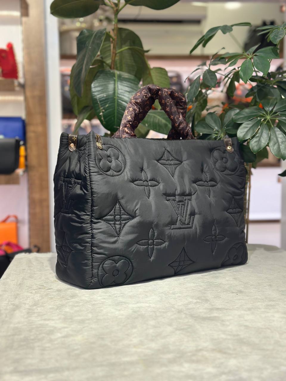 l.v puf bag