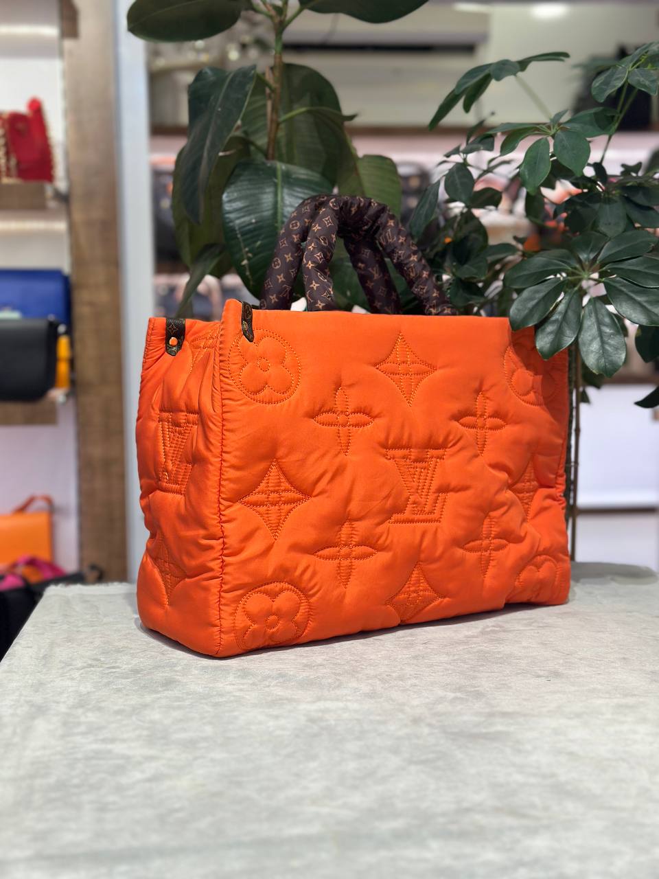 l.v puf bag