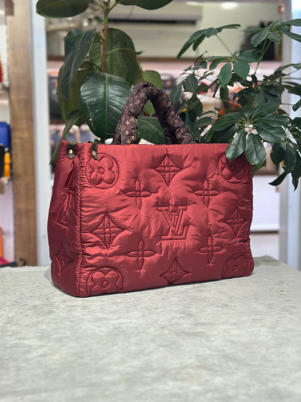 l.v puf bag