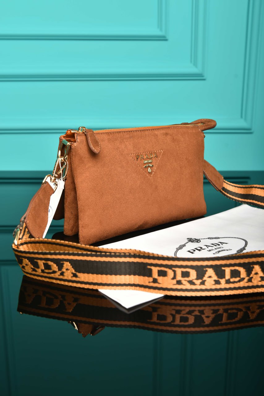Vitello Daino Soft Mini Zippered Bag in Suede