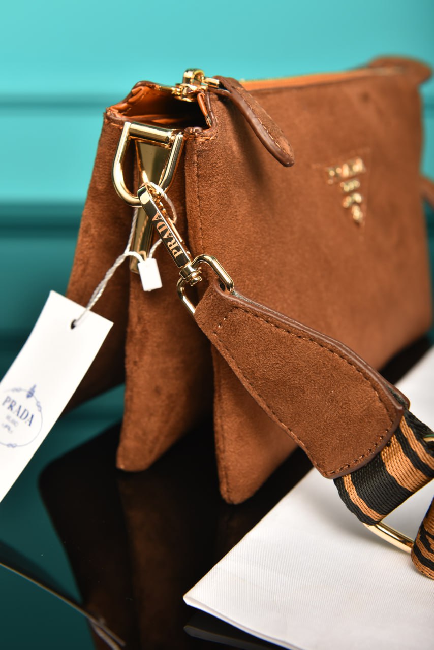 Vitello Daino Soft Mini Zippered Bag in Suede