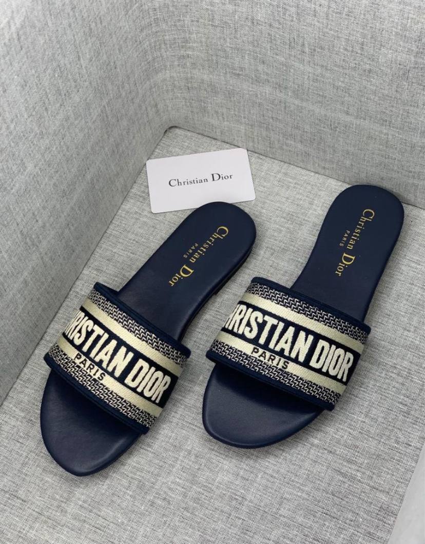 C New Season Sandals