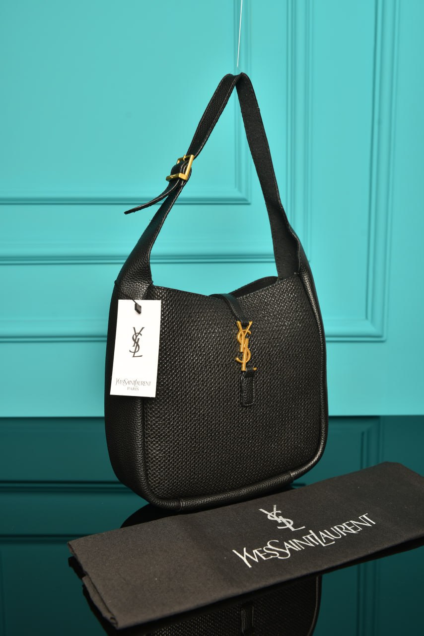 Le 5 A 7 Small Hobo Bag in Raffia and Leather