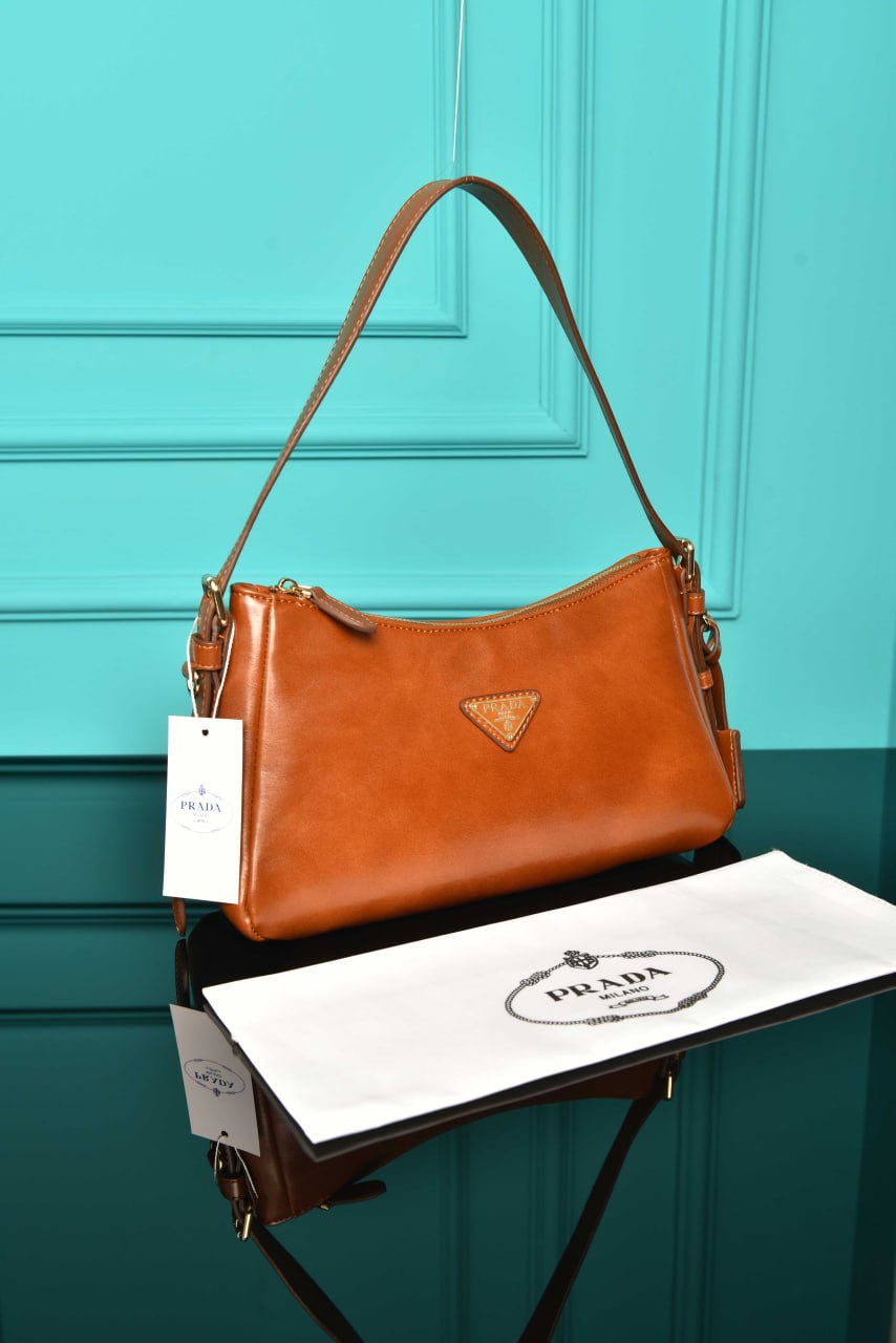 Aimee Medium Leather Shoulder Bag