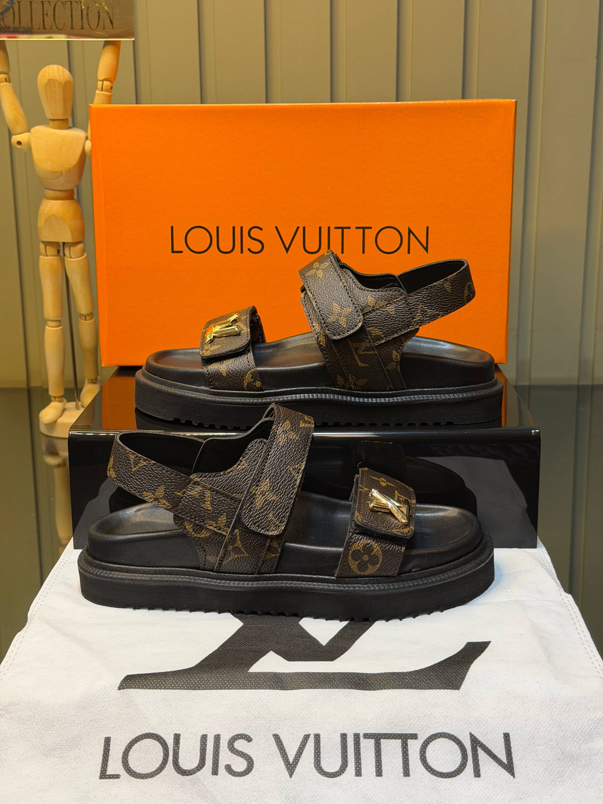 L New Season Sandals