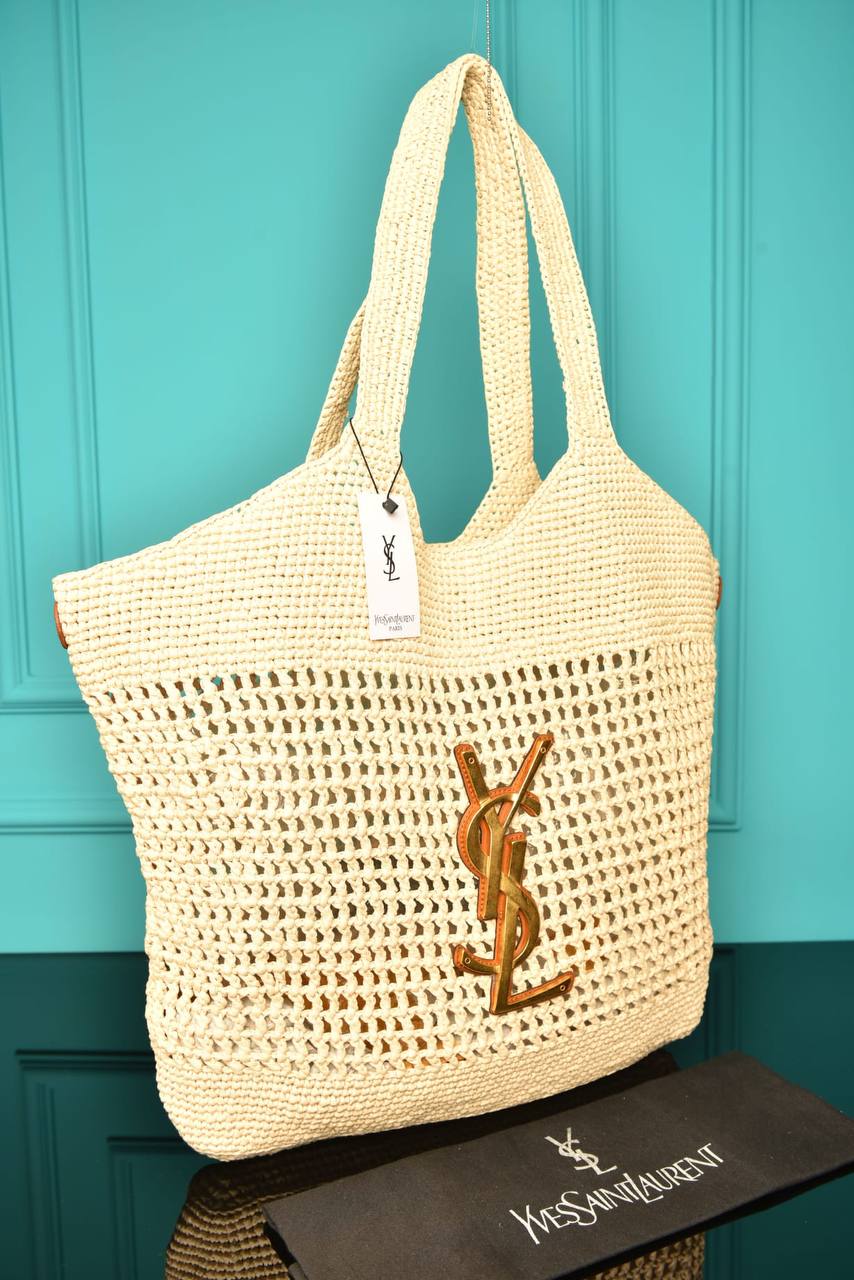 Icare in Raffia