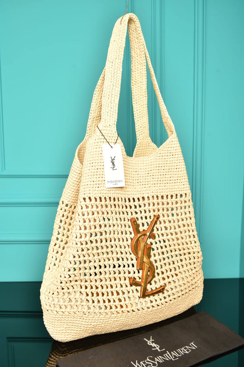 Icare in Raffia