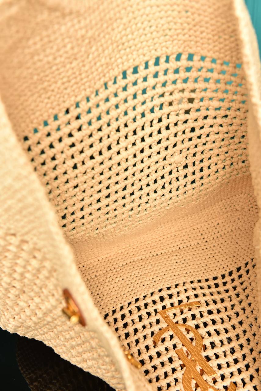 Icare in Raffia