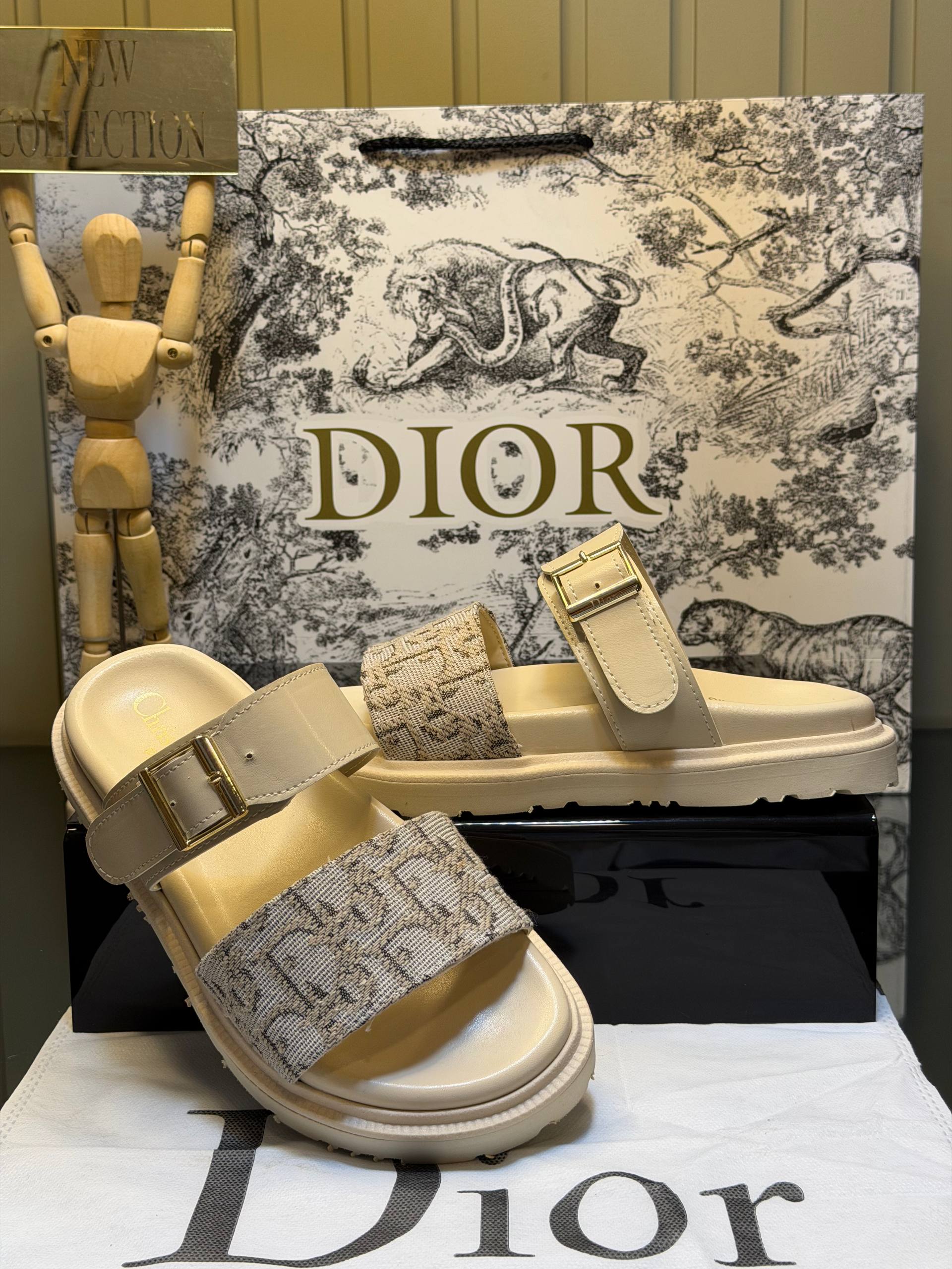 C New Season Sandals