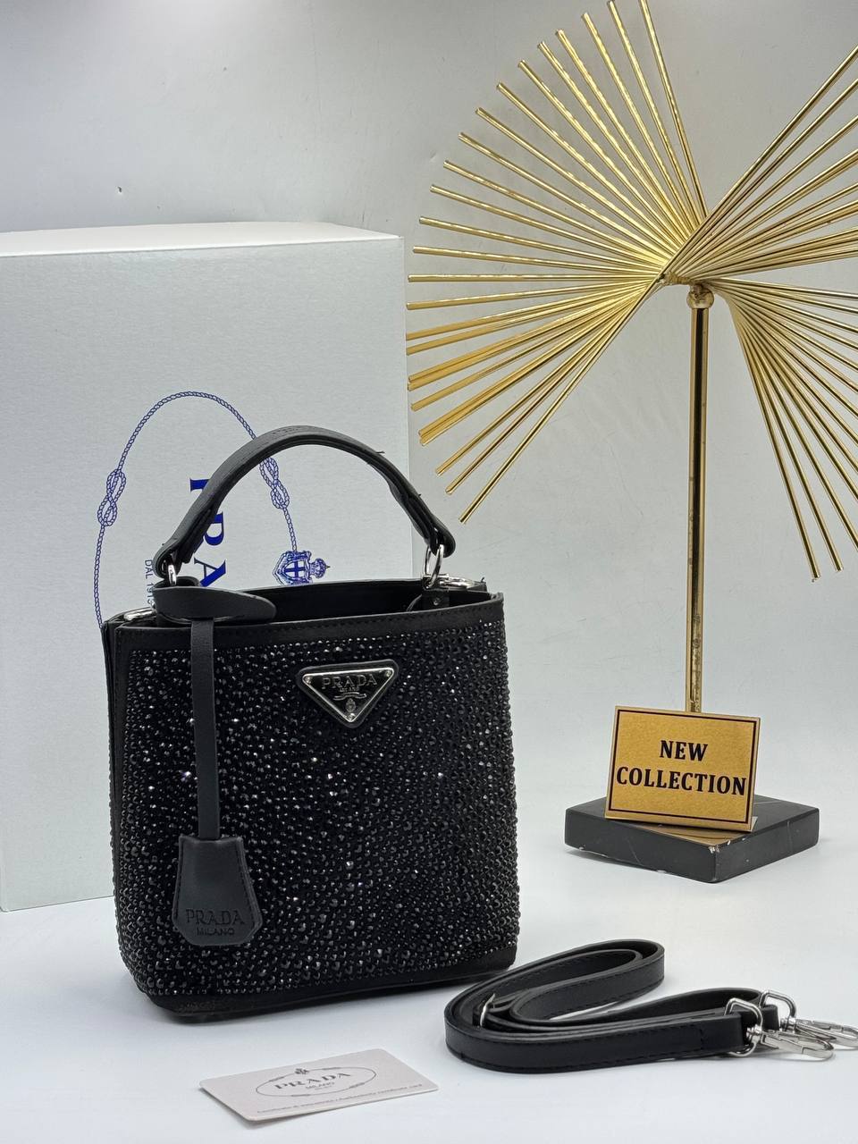 Embellished bucket bag styles