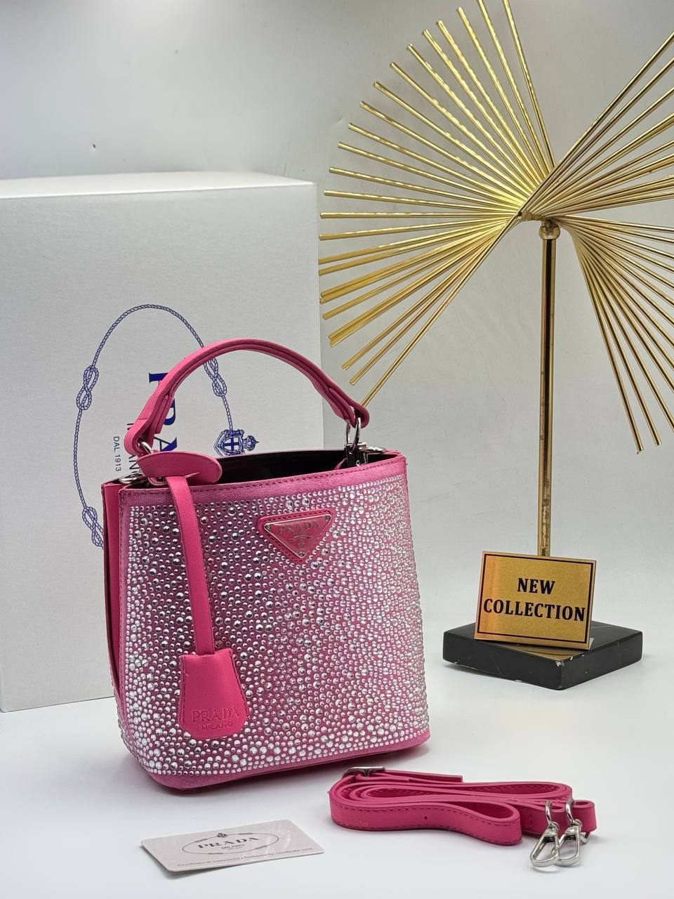 Embellished bucket bag styles