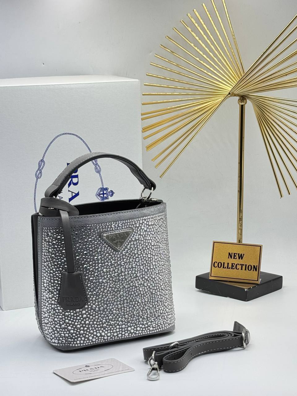 Embellished bucket bag styles