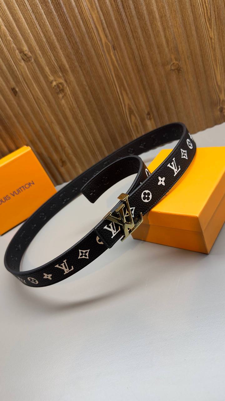 Anti-tarnish steel buckle   Genuine leather