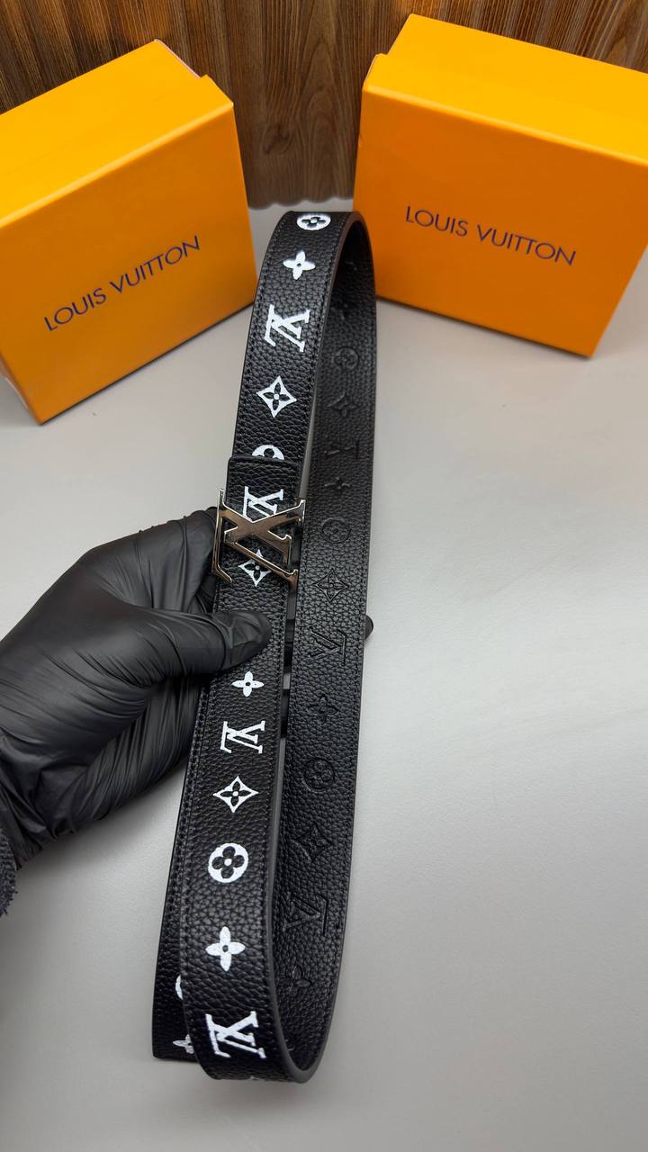 Anti-tarnish steel buckle   Genuine leather