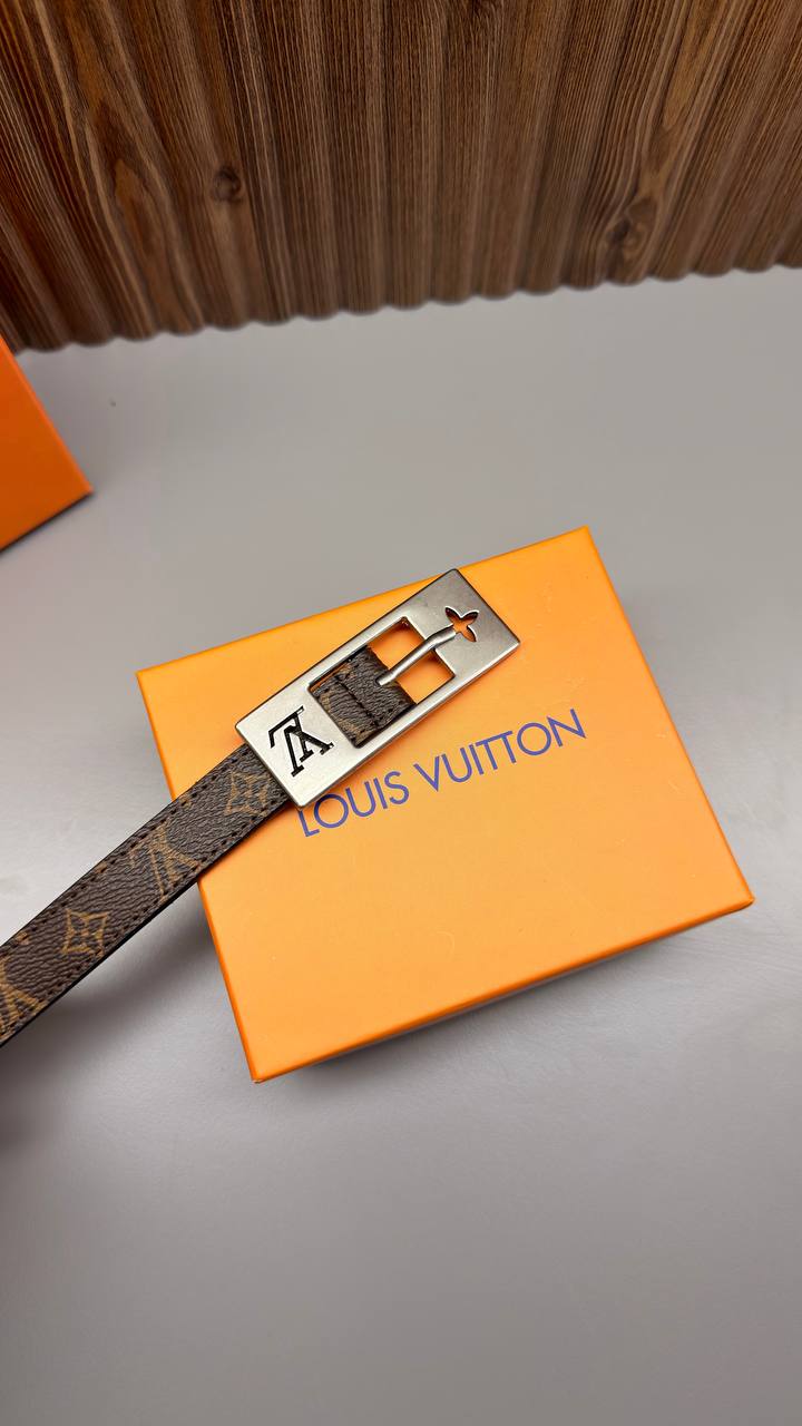 Anti-tarnish steel buckle