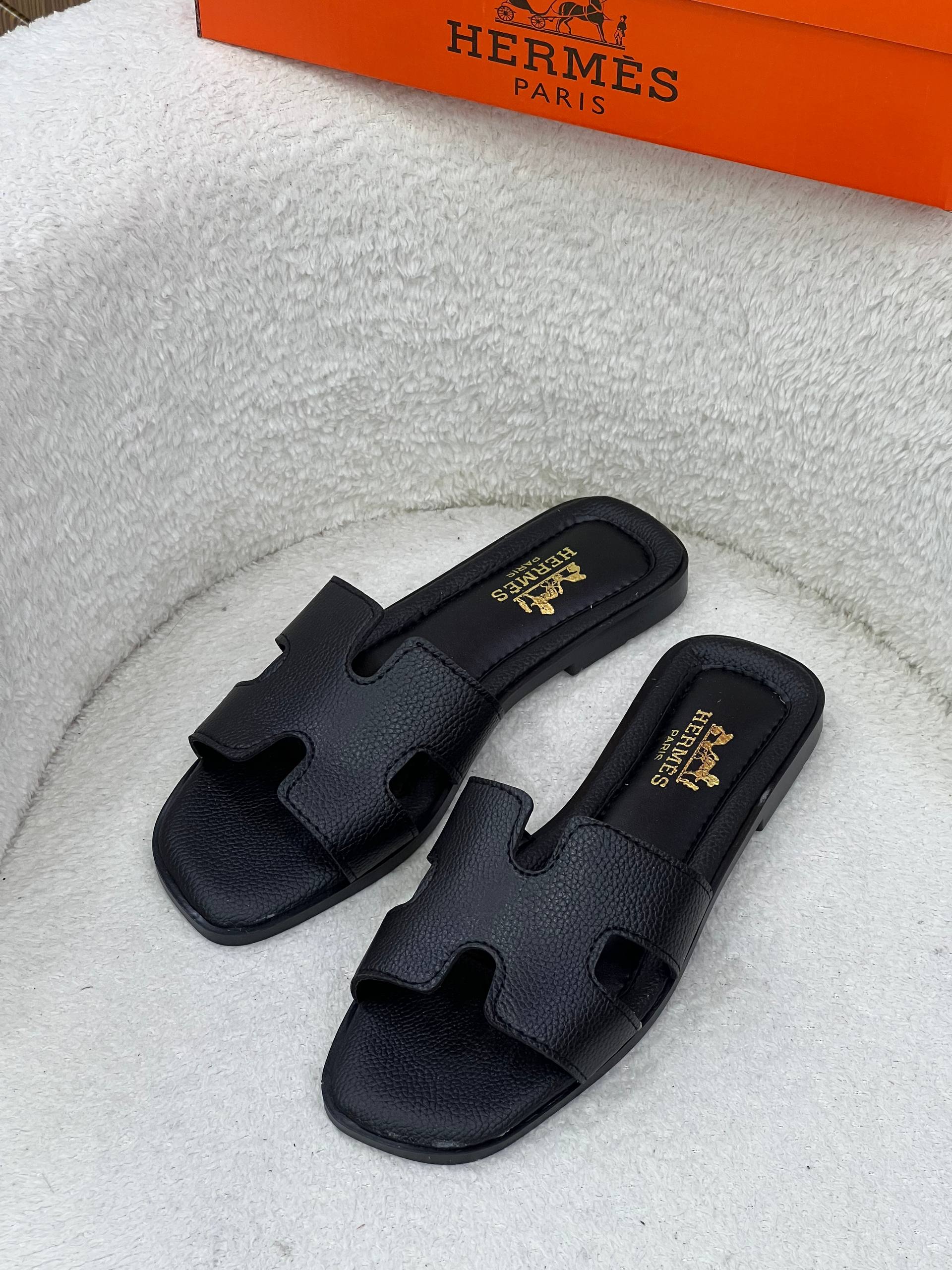 PARIS ORAN Slippers