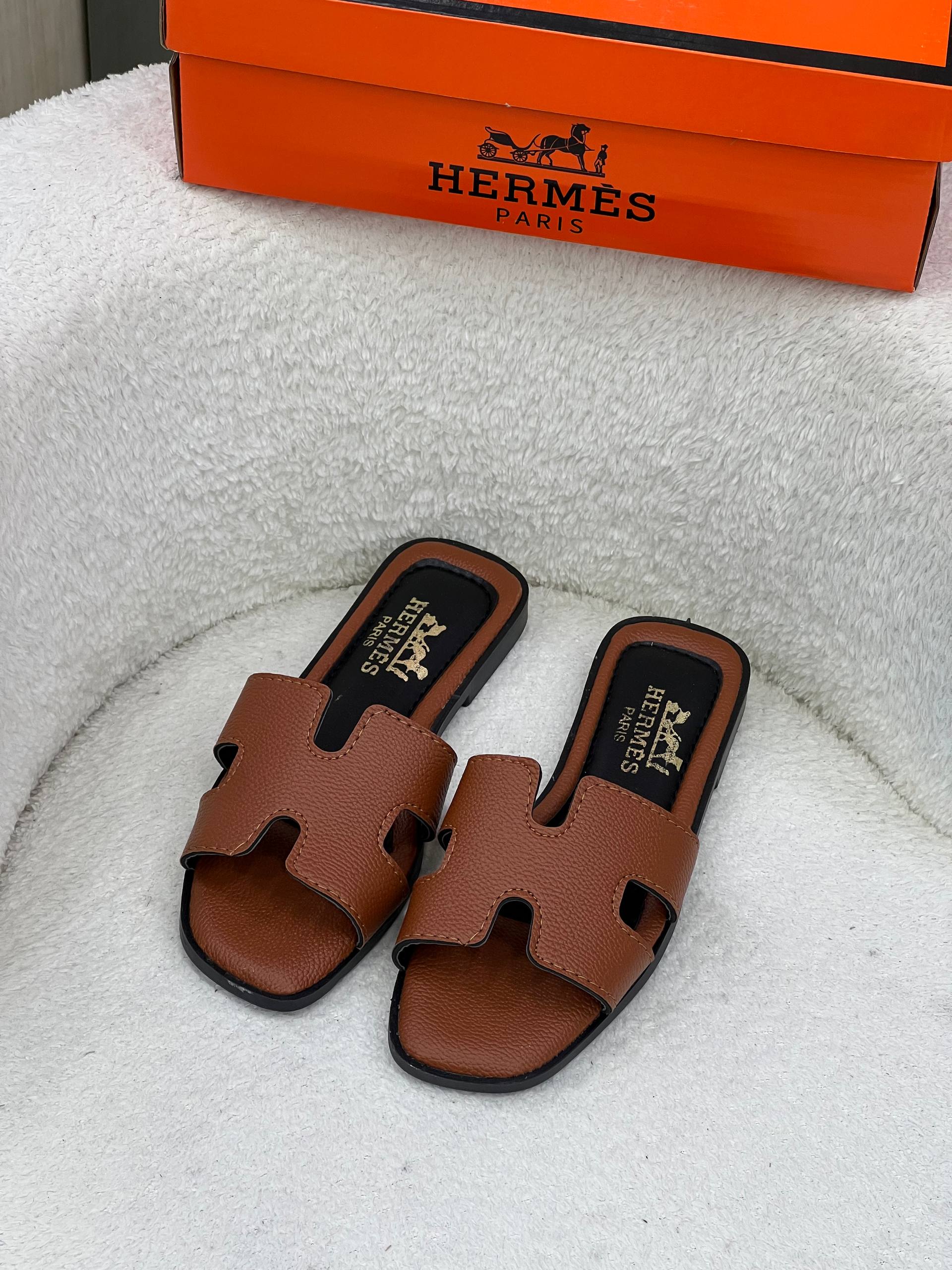 PARIS ORAN Slippers