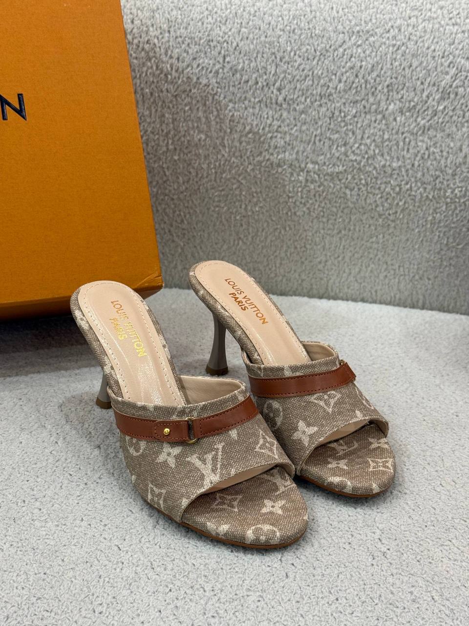 L New Season Sandals