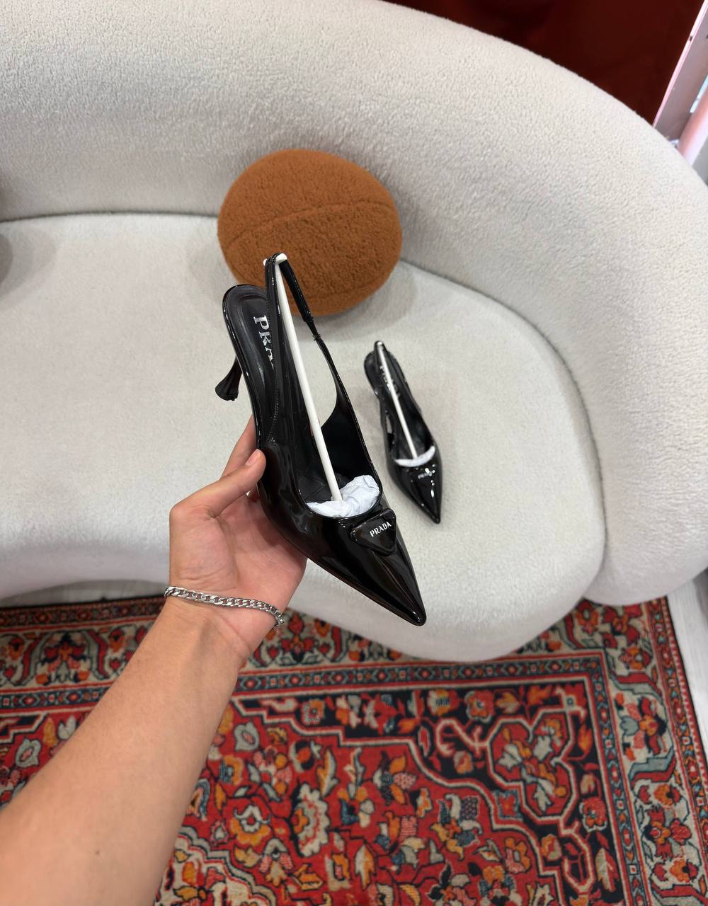 high-heeled shoes