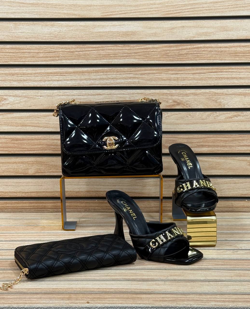 C.H. new model high-heeled shoe and bag set